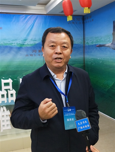 20104938aeow.jpg