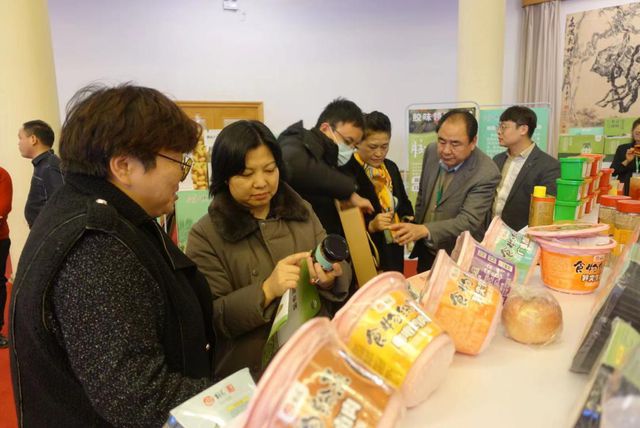 FBQTBAVK.jpg FBQTBAVK.jpg