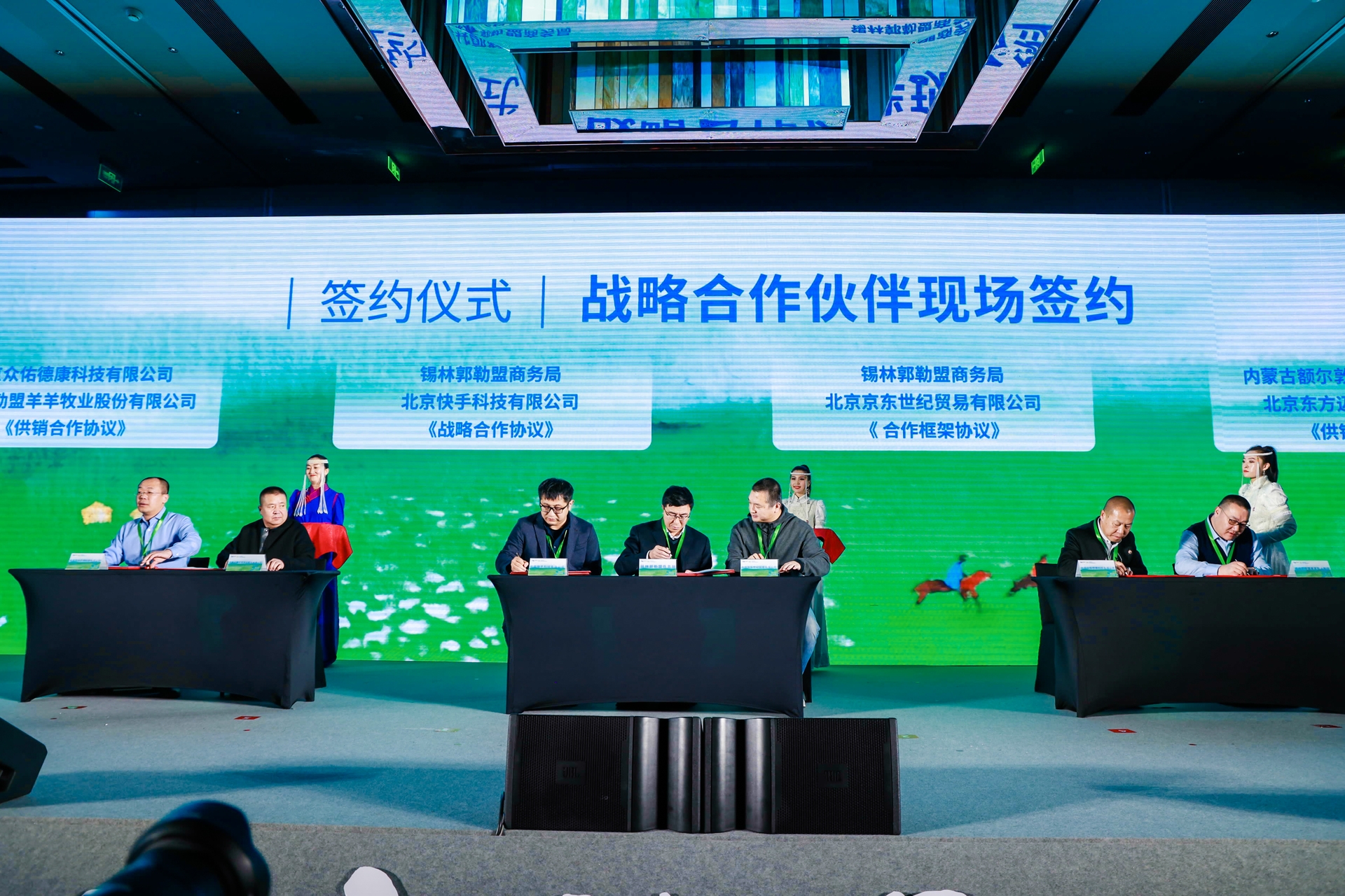 vbox10009_7H1A1056_174216.jpg
